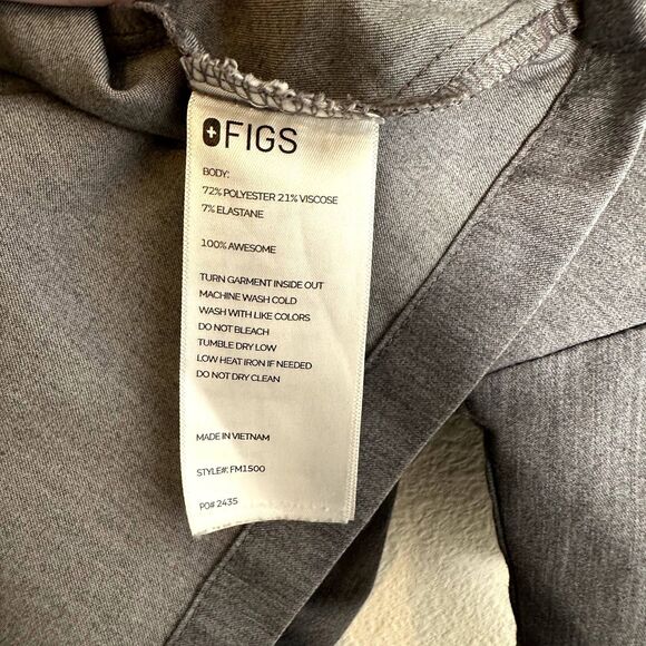 Mens FIGS Leon Graphite Scrub Top XL - 2 Pockets, V-Neck, Stretch Fabric - Picture 6 of 6